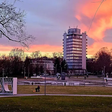 Centre Piac Flat شقة ديبريتْسين