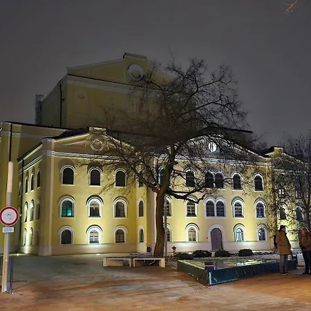 Centre Piac Flat شقة *