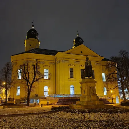 Centre Piac Flat ديبريتْسين