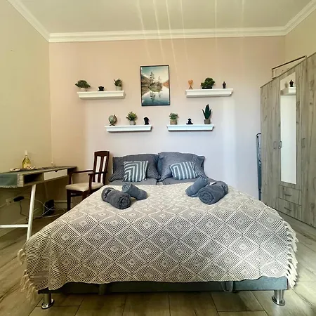 Centre Piac Flat * ديبريتْسين